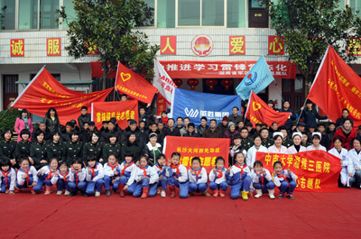 春風送溫暖 小愛亦溫馨 ——威勝集團參加“高新區學雷鋒志愿服務‘十送’慰問活動”