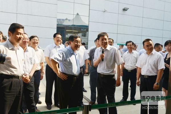 全國政協副主席萬鋼調研許繼集團科技創新工作