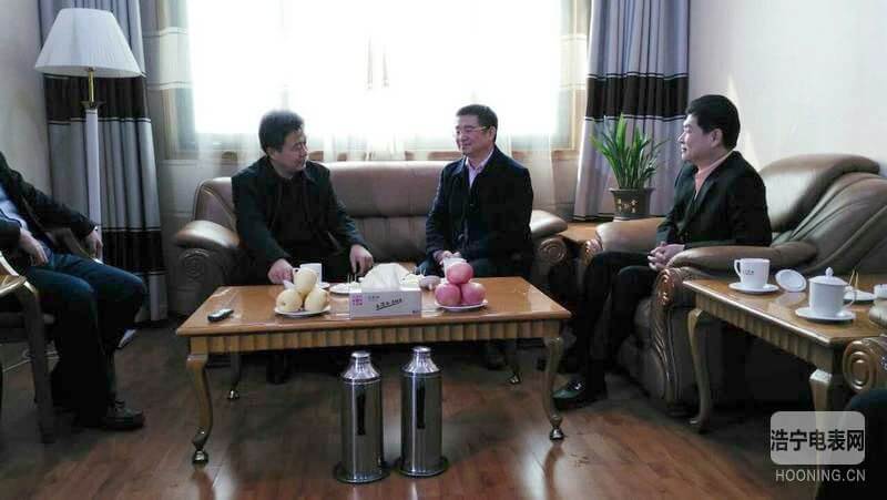 陸總裁與冠縣縣委書記及當地主要領導深入交流